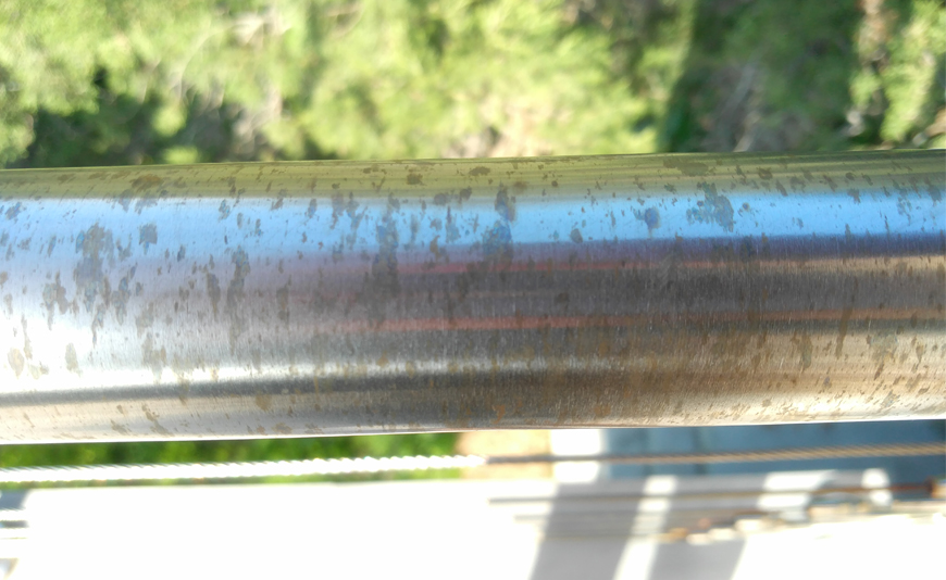 Taches de corrosion sur inox - comment les éviter ? Corrosion par piqûres sur inox brossé